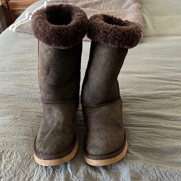 Shoes - UGG Type Boots